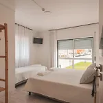 Paredes Surf House *