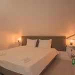 ホステル Paredes Surf House パタイアス
