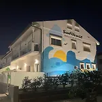 Paredes Surf House ホステル *