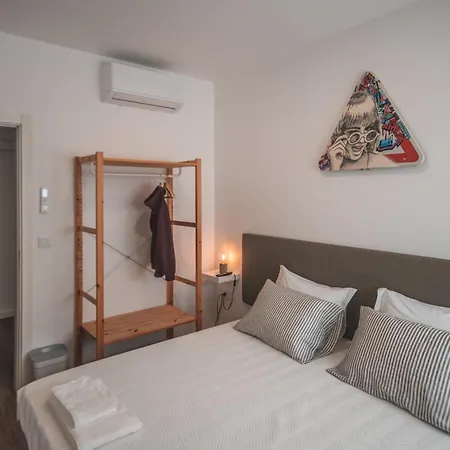 Albergue Paredes Surf House Pataias