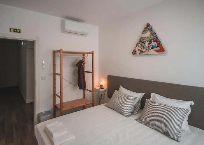 Albergue Paredes Surf House Pataias