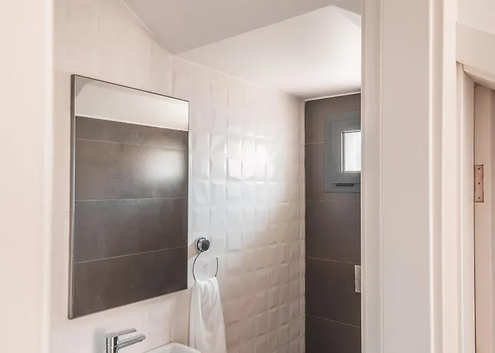 Paredes Surf House * Pataias