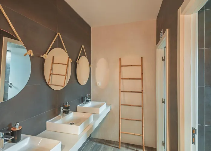 Paredes Surf House Pataias