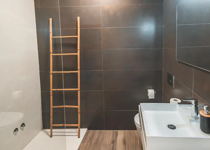 Paredes Surf House Albergue *