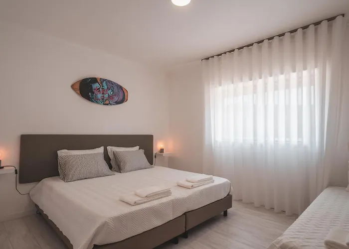 Hostel Paredes Surf House Pataias