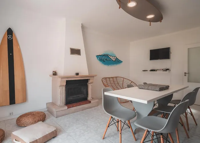 Paredes Surf House Hostel Pataias