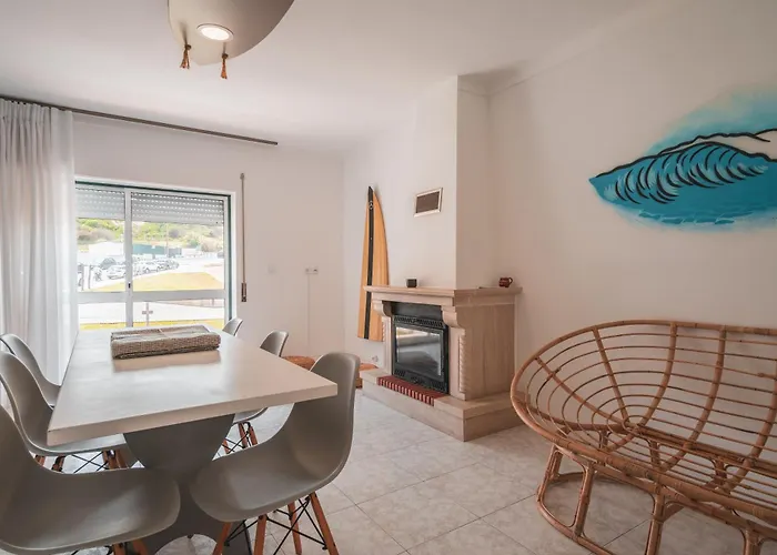 Hostel Paredes Surf House Pataias